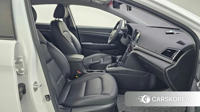 Hyundai Avante AD id 4557949 из Кореи 31