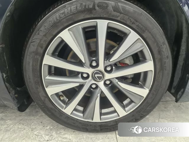 Lexus ES id 4300097 из Китая 26