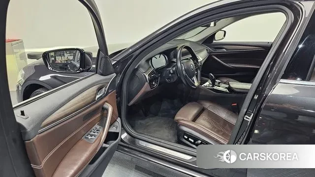 BMW 5 Series (G30) id 3308189 из Кореи 20