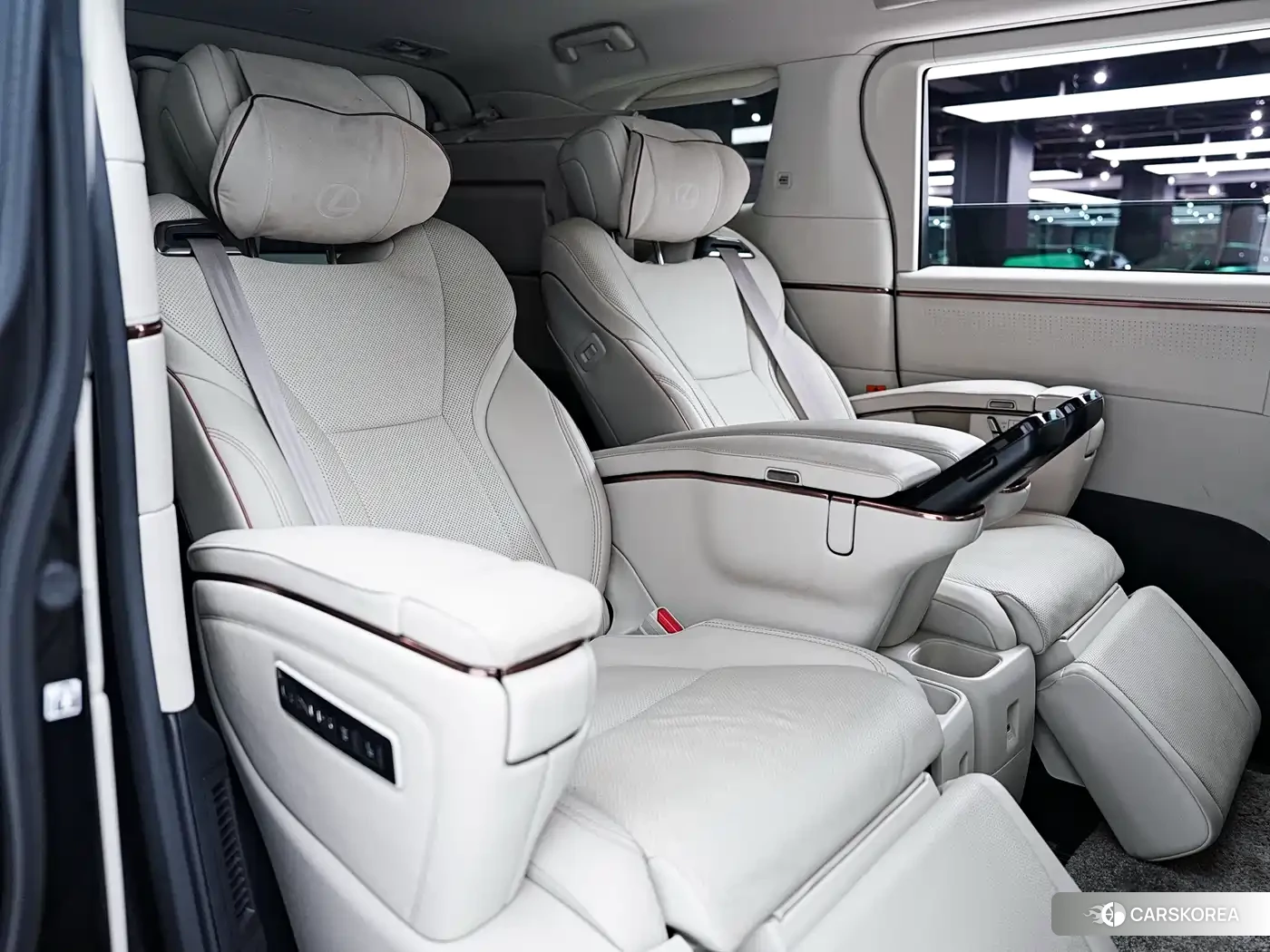 Lexus LM id 4547199 из Китая 25
