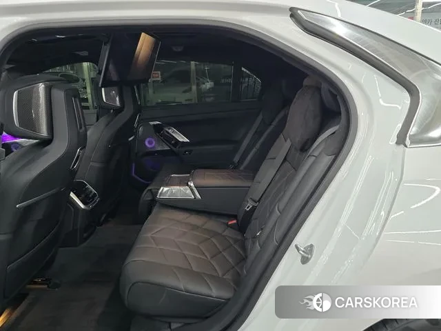 BMW 7 Series (G70) id 3042492 из Кореи 20