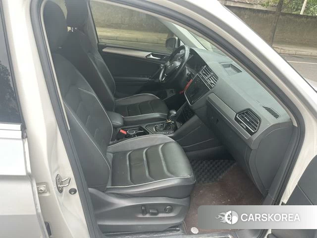 Volkswagen Tiguan L PHEV id 4359532 из Китая 10