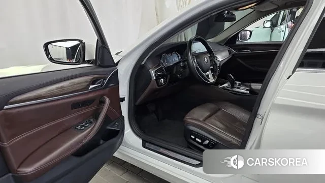 BMW 5 Series (G30) id 3703850 из Кореи 20