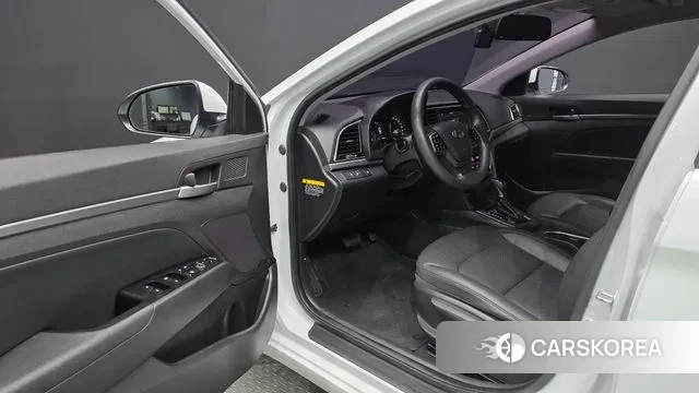 Hyundai Avante AD id 3107385 из Кореи 20