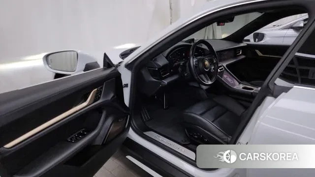 Porsche Taycan id 3519049 из Кореи 20