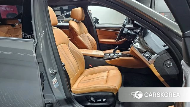 BMW 5 Series (G30) id 3843354 из Кореи 20