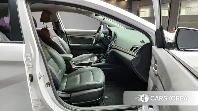 Hyundai Avante AD id 3009471 из Кореи 20