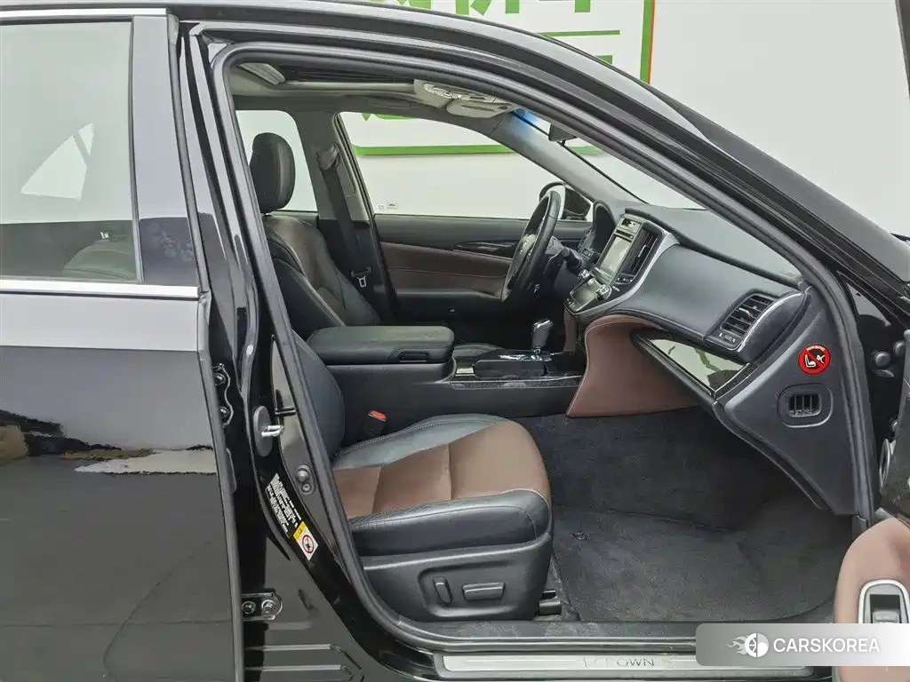 Toyota Crown id 4576808 из Китая 24