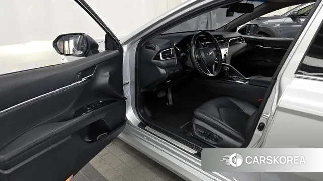 Toyota Camry (XV70) id 3330807 из Кореи 20