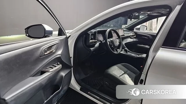 Toyota Crown Crossover id 3580710 из Кореи 20