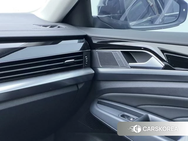 Volkswagen Passat id 4272759 из Китая 27
