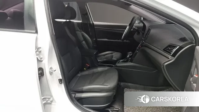 Hyundai Avante AD id 3469977 из Кореи 20