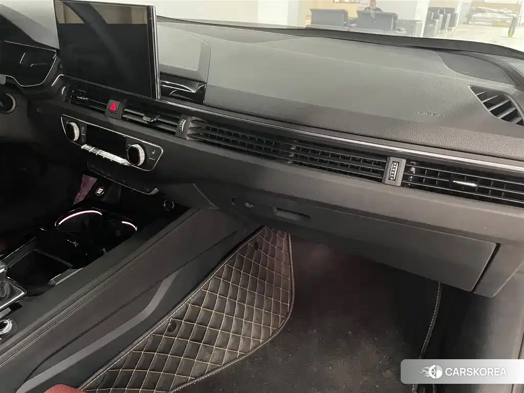 Audi A4L id 4547424 из Китая 15