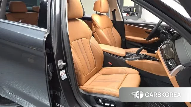 BMW 5 Series (G30) id 3383782 из Кореи 20