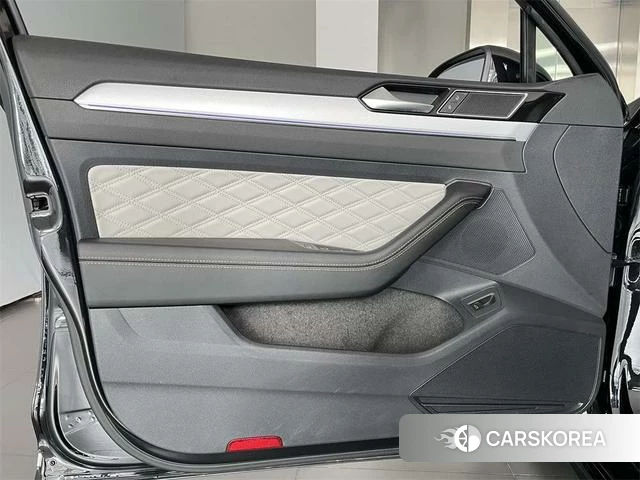 Volkswagen Magotan id 4334983 из Китая 13