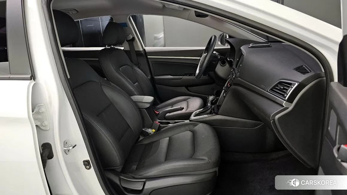 Hyundai Avante AD id 1716959 из Кореи 20