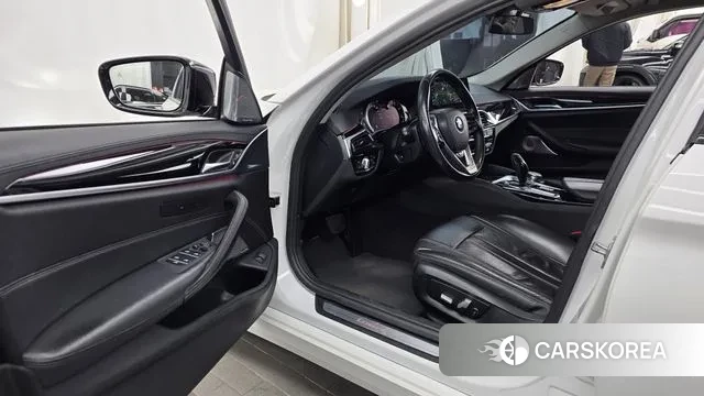 BMW 5 Series (G30) id 3709541 из Кореи 20