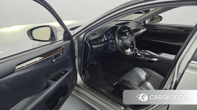 Lexus New ES300h id 4417482 из Кореи 33