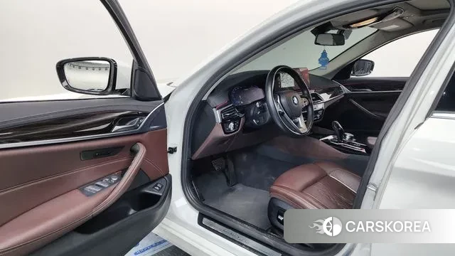 BMW 5 Series (G30) id 3707396 из Кореи 20