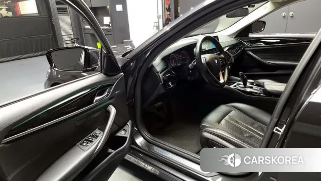 BMW 5 Series (G30) id 3718660 из Кореи 20