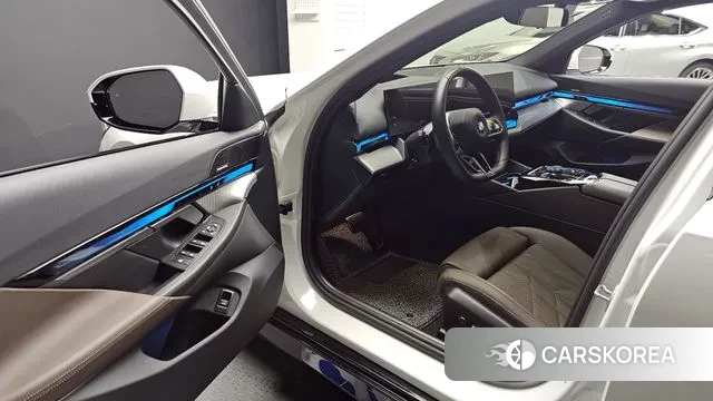 BMW 5 Series (G60) id 3431378 из Кореи 20