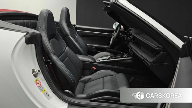 Porsche 911(992) id 4370382 из Кореи 31