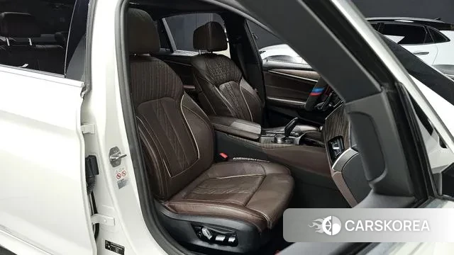 BMW 5 Series (G30) id 3345422 из Кореи 20