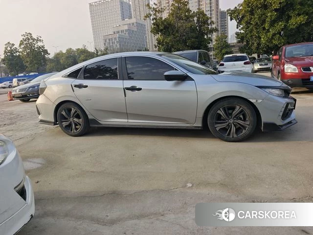 Honda Civic id 3902179 из Китая 10