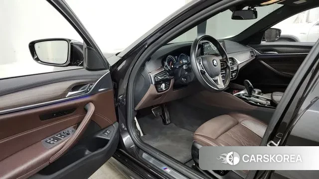 BMW 5 Series (G30) id 3687683 из Кореи 20