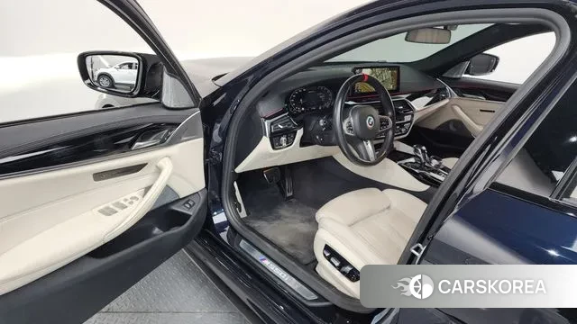 BMW 5 Series (G30) id 3660591 из Кореи 20