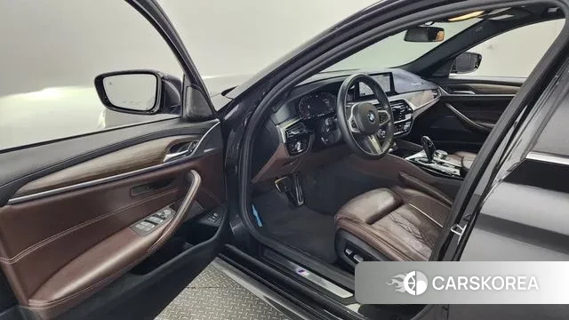 BMW 5 Series (G30) id 3008640 из Кореи 20