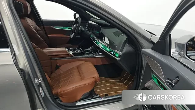 BMW 7 Series (G70) id 3190989 из Кореи 20