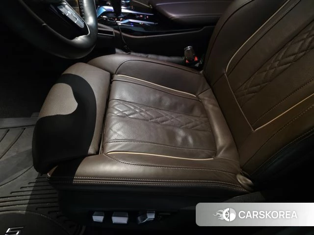 BMW 5 Series (G30) id 4774796 из Кореи 16