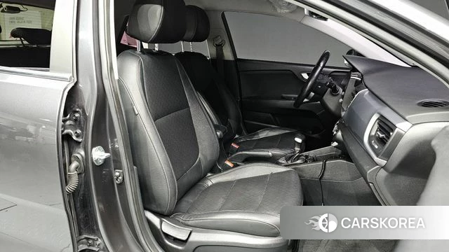 Kia Stonic id 3880006 из Кореи 20