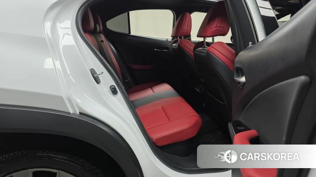 Lexus UX250h id 4618133 из Кореи 32