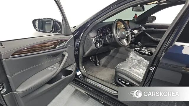 BMW 5 Series (G30) id 3508436 из Кореи 20