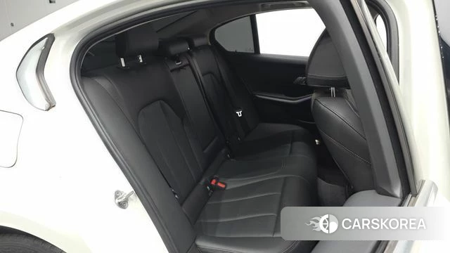 BMW 3 Series (G20) id 4636800 из Кореи 30