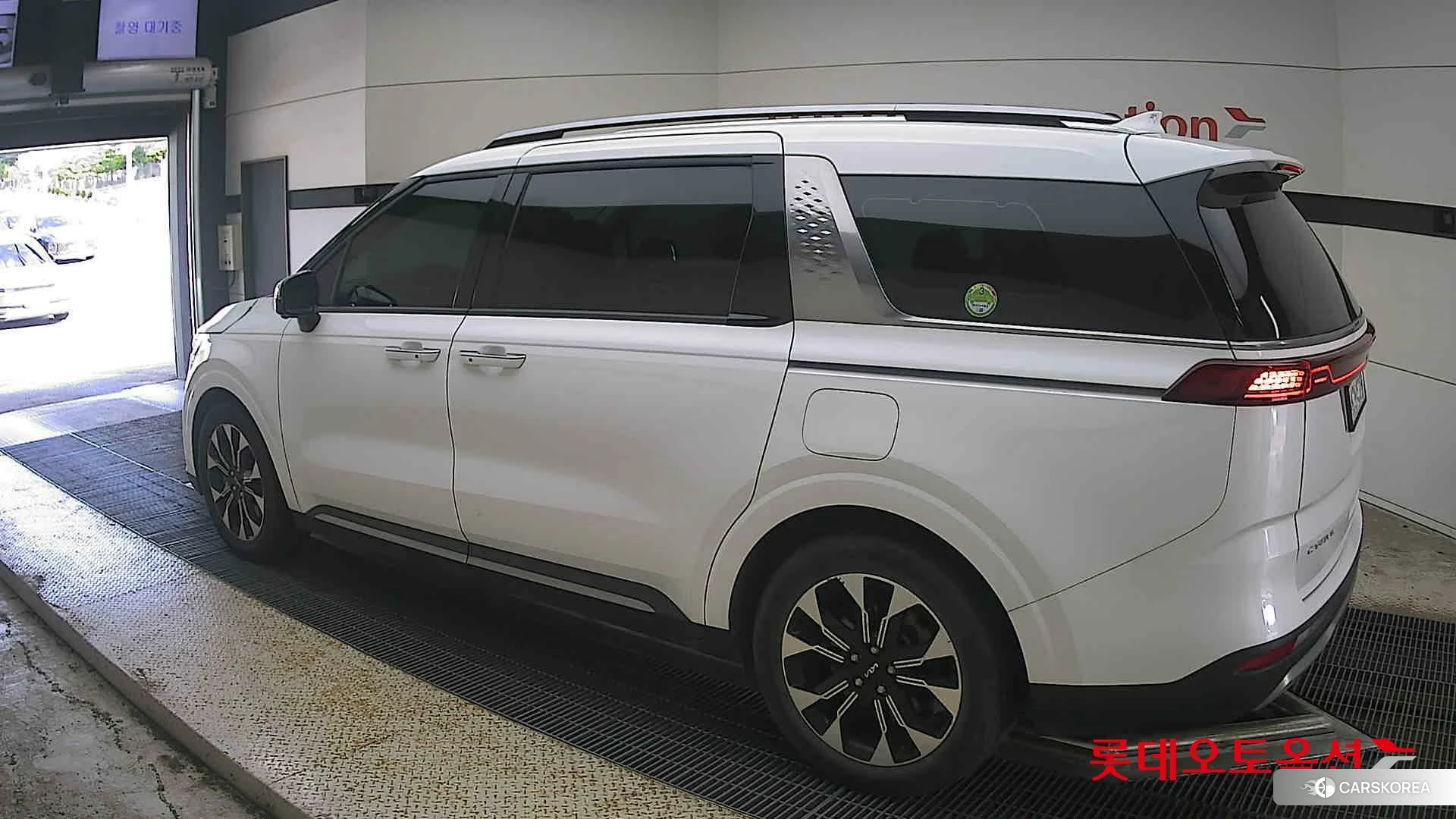 Kia Carnival id 4674228 из Кореи 38