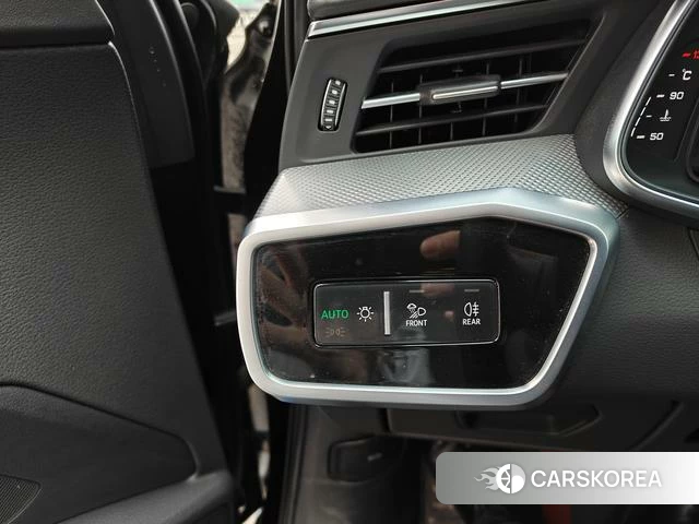 Audi A6L id 3901880 из Китая 24