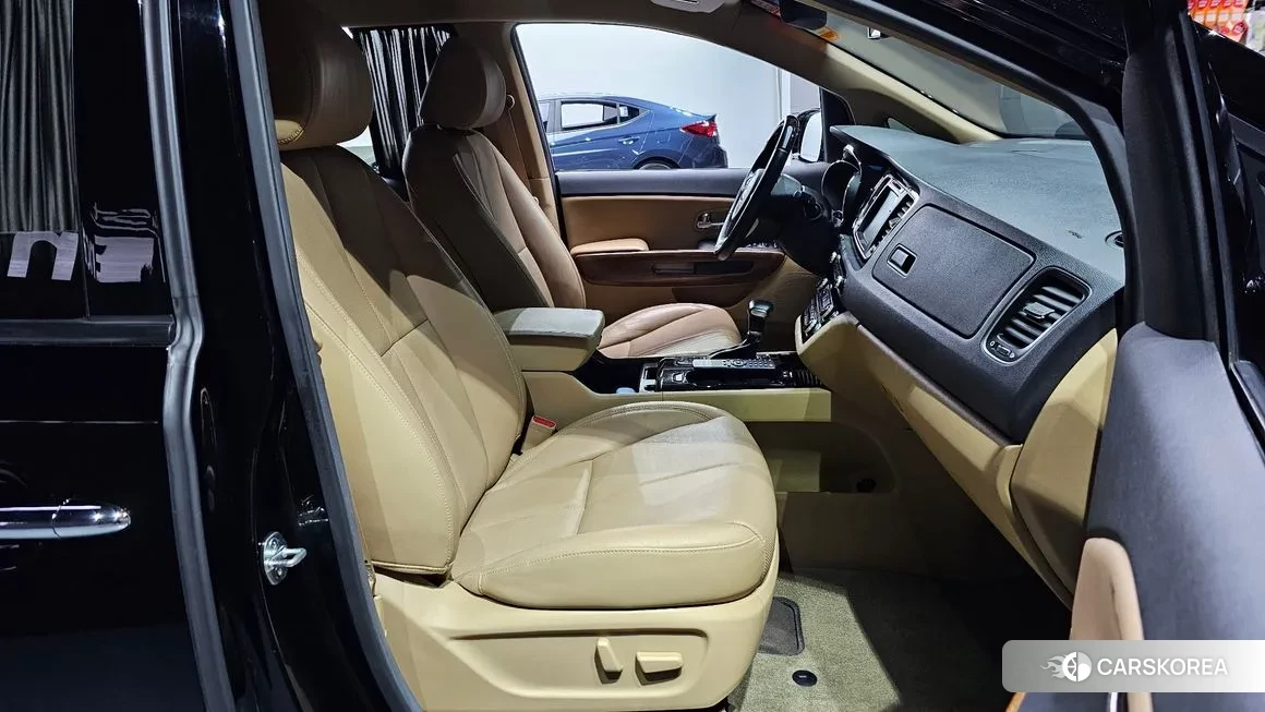 Kia All New Carnival id 1030263 из Кореи 20