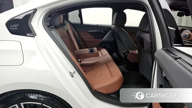 BMW 5 Series (G60) id 3431669 из Кореи 20