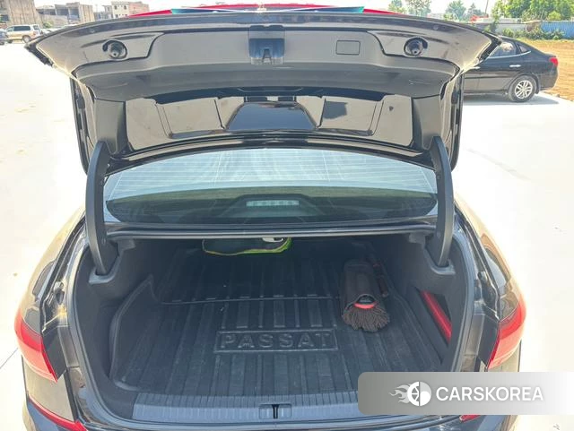 Volkswagen Passat PHEV id 4279188 из Китая 20