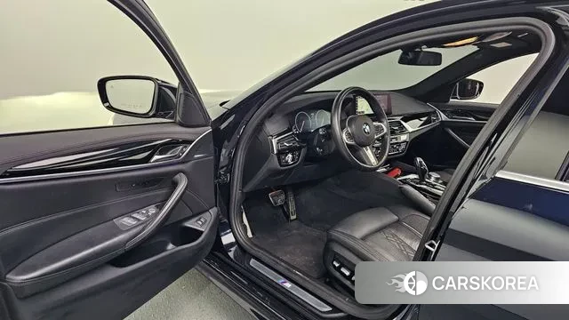 BMW 5 Series (G30) id 3479888 из Кореи 20