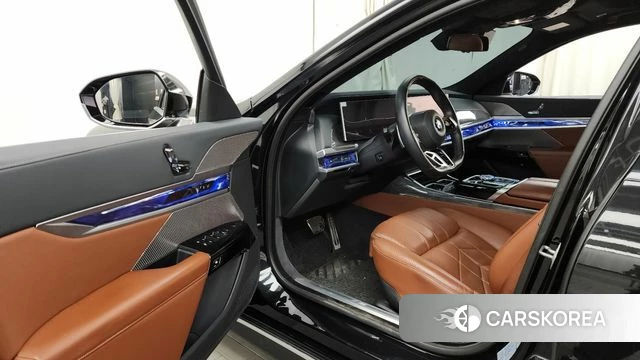 BMW 7 Series (G70) id 3805793 из Кореи 20