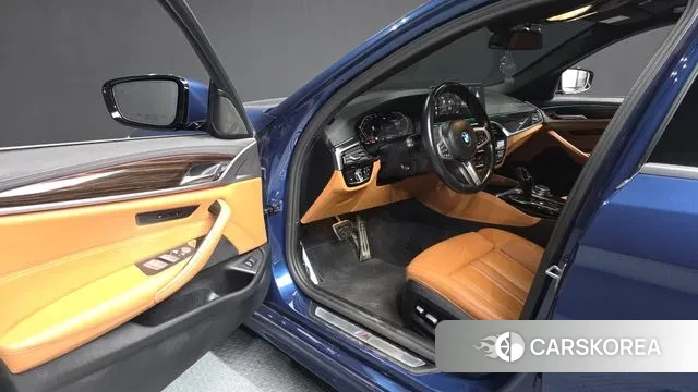 BMW 5 Series (G30) id 3741557 из Кореи 20