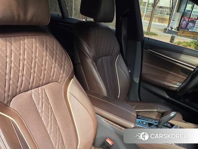 BMW 5 Series (G30) id 3860990 из Кореи 16