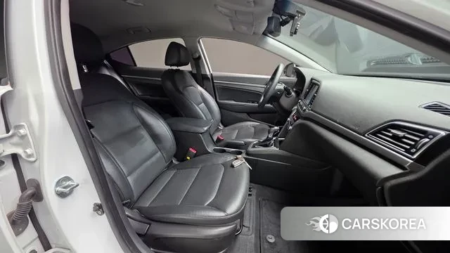 Hyundai Avante AD id 3391631 из Кореи 20