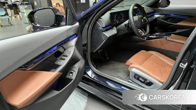 BMW 5 Series (G60) id 3891296 из Кореи 20