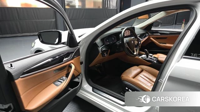 BMW 5 Series (G30) id 3818933 из Кореи 20