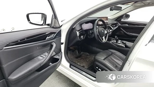 BMW 5 Series (G30) id 3686474 из Кореи 20